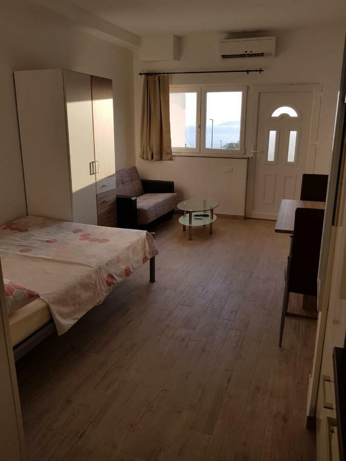 Studio Apartment Matija Podstrana Luaran gambar