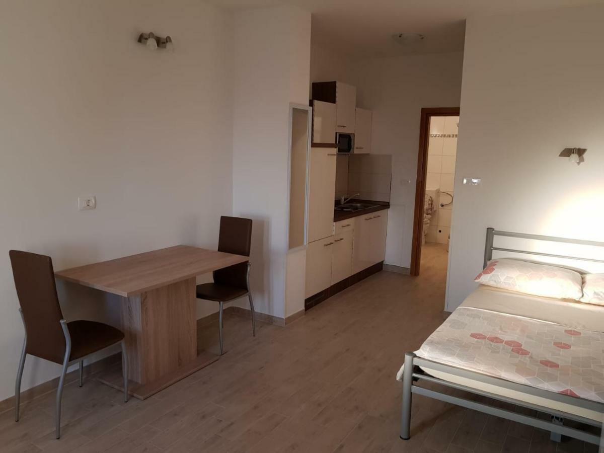 Studio Apartment Matija Podstrana Luaran gambar