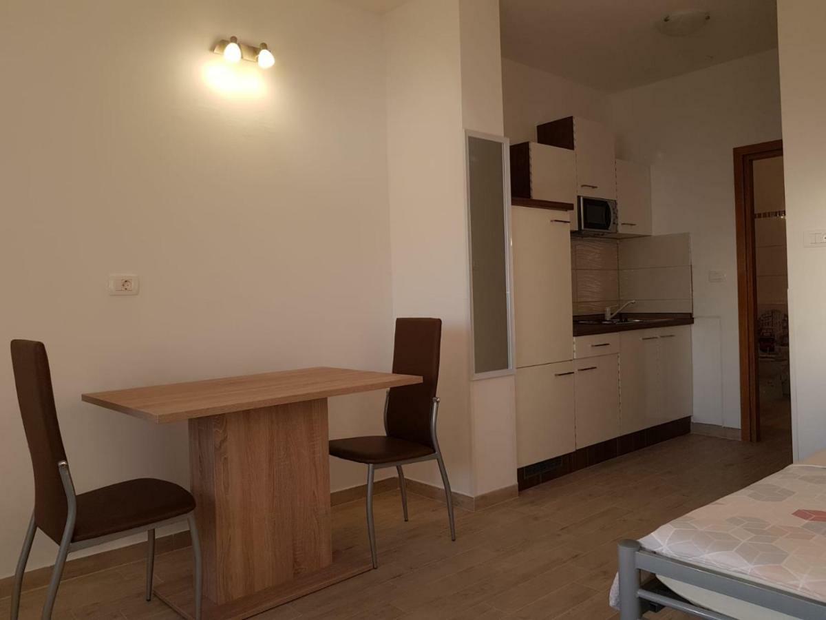Studio Apartment Matija Podstrana Luaran gambar